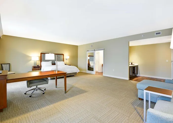 Hampton & Charleston Airport 3*