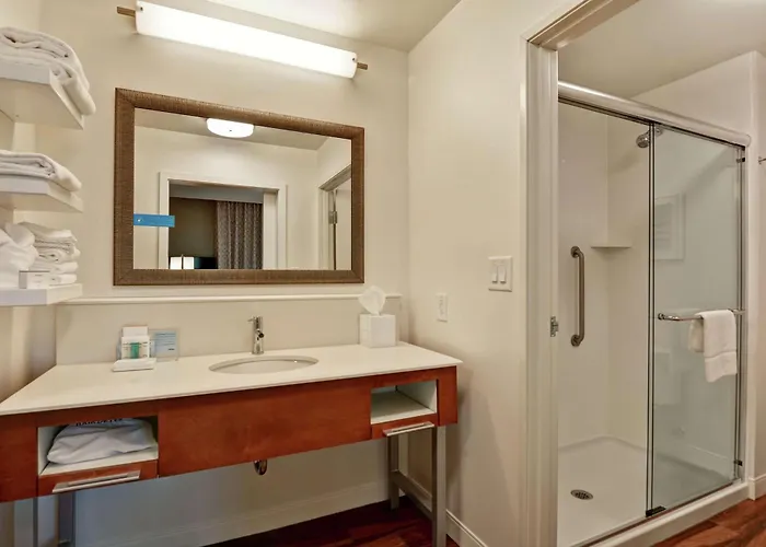 Hotel Hampton & Charleston Airport 3*