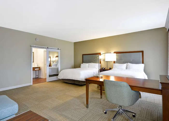 Hampton & Charleston Airport Hotel