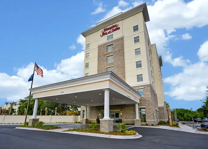 Hampton & Charleston Airport Hotel 3*